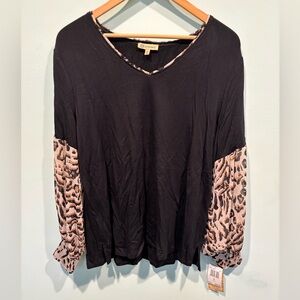 NWT Democracy brand sweater with cuffed sleeves